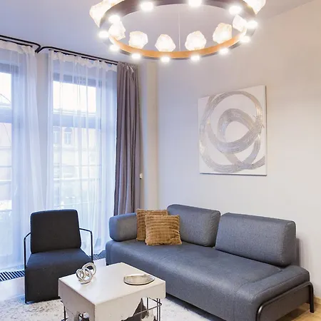 Husarski - Park Apartmán *